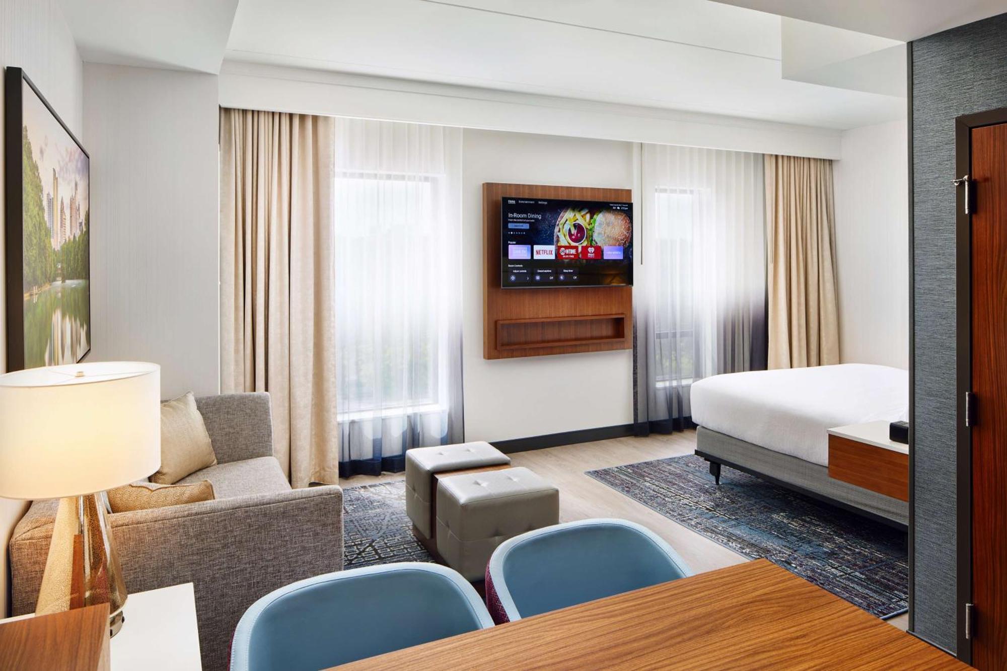 Embassy Suites By Hilton Atlanta Airport North Hapeville エクステリア 写真