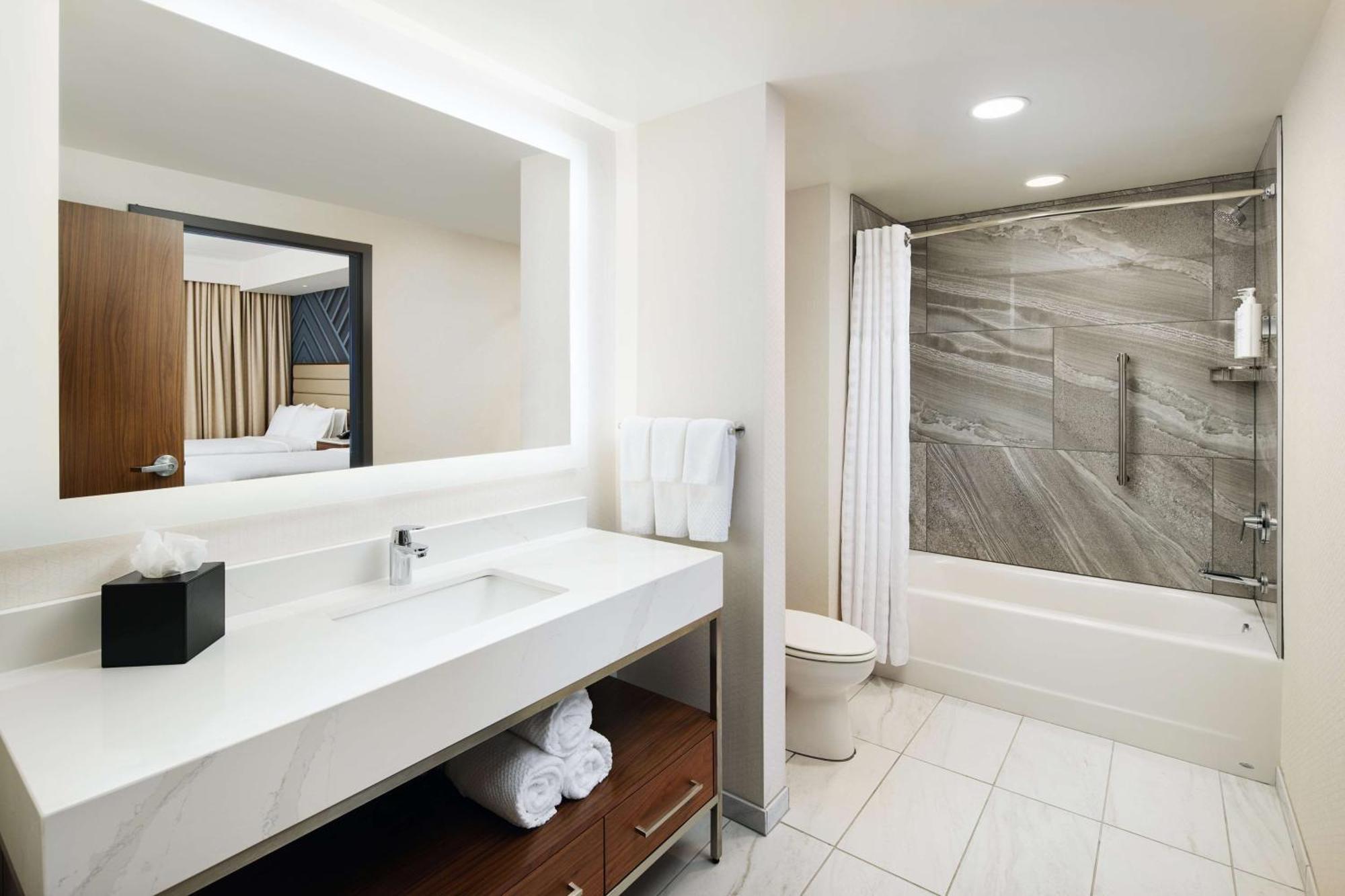 Embassy Suites By Hilton Atlanta Airport North Hapeville エクステリア 写真