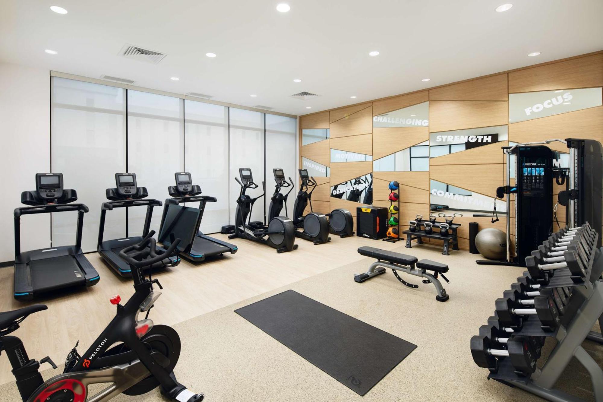 Embassy Suites By Hilton Atlanta Airport North Hapeville エクステリア 写真